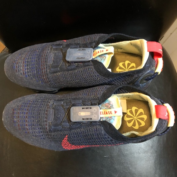 Nike Air VaporMax 2020 Flyknit 'Obsidian Siren Red' Men's Size 9 [CW1765-400] - Picture 7 of 13